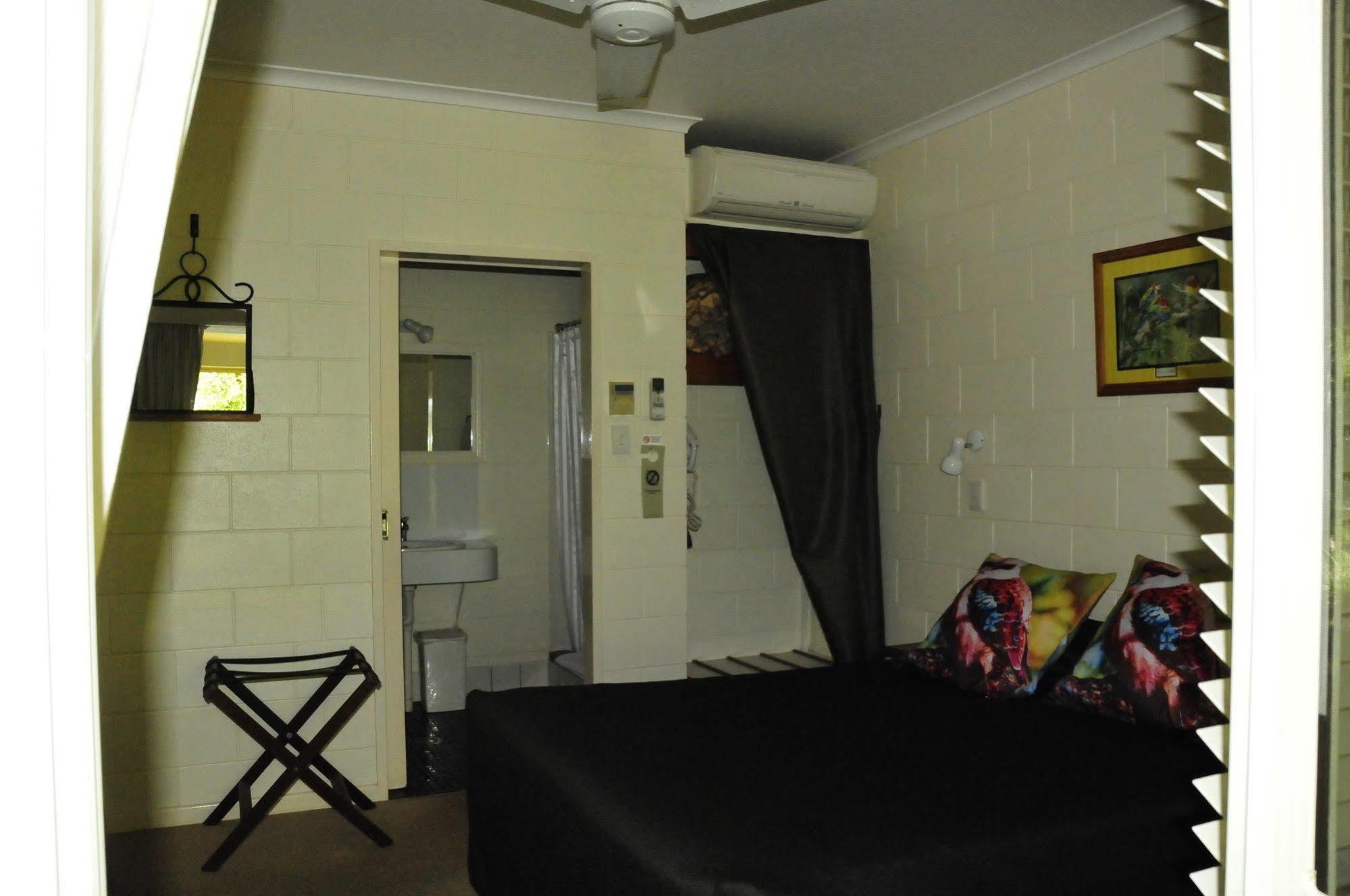 Kookaburra Motel Yungaburra Bagian luar foto